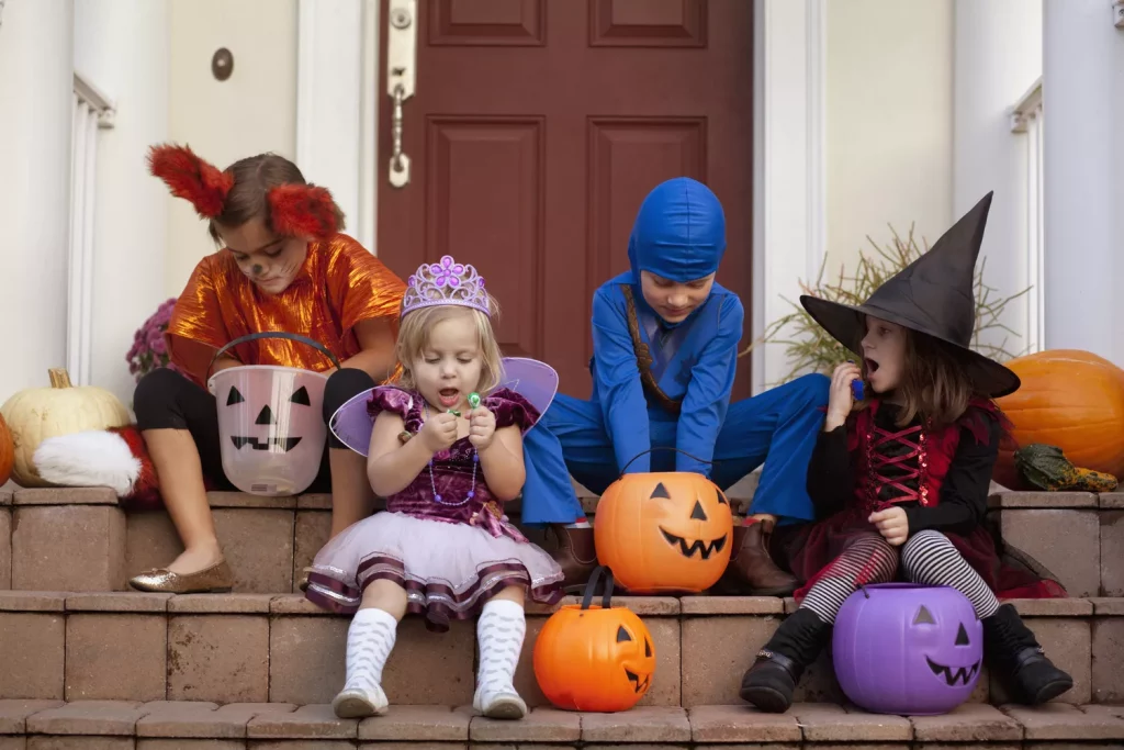 This image has an empty alt attribute; its file name is children-enjoying-treats-on-steps-551701795-57ab92315f9b58974a5b933b-1024x683.webp